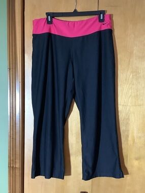 Nike Dri-Fit black and pink capri length leggings, size large